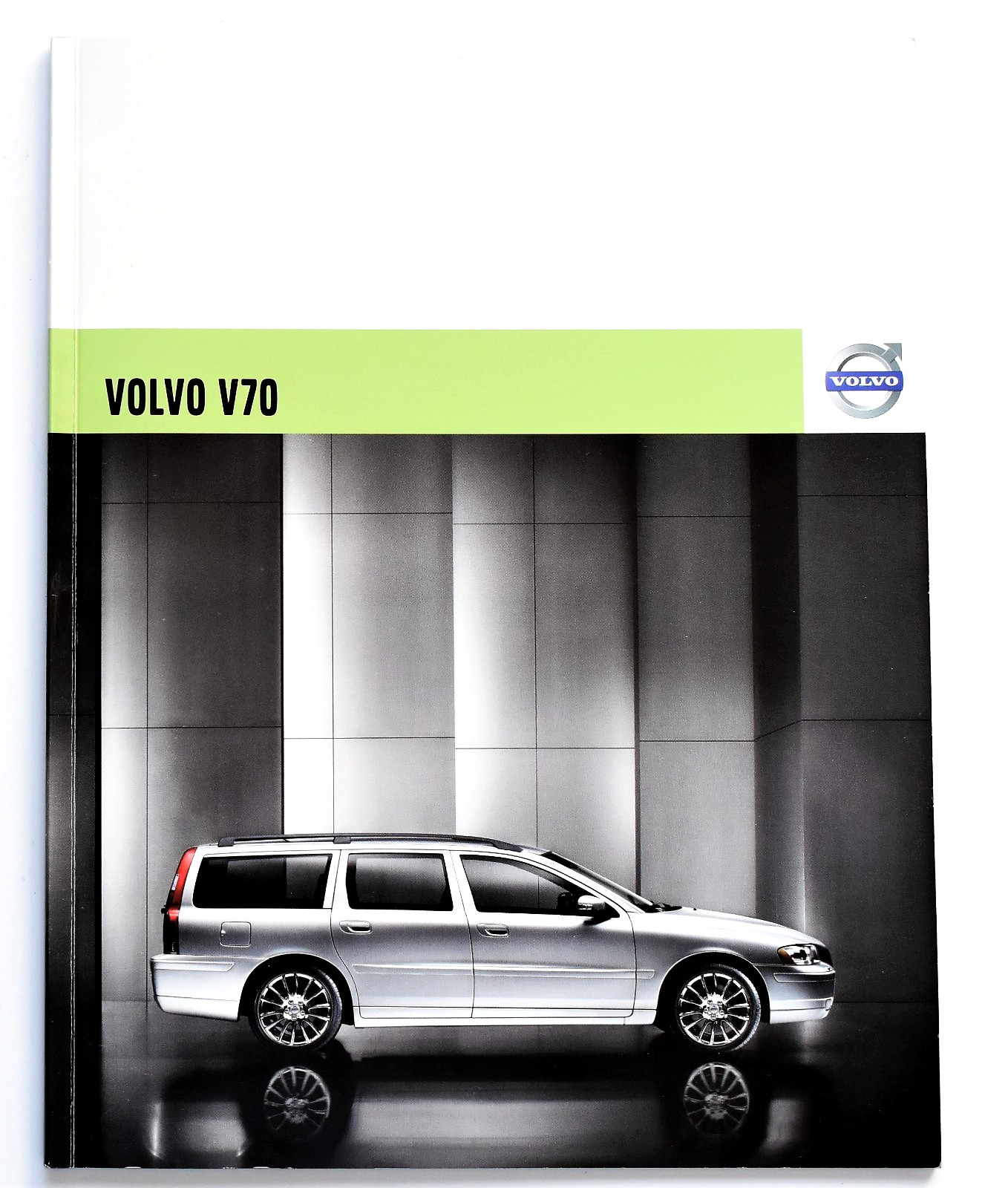 ORIGINAL 2007 VOLVO XC70 SALES BROCHURE CATALOG ~ 38 PAGES ~ 8.5