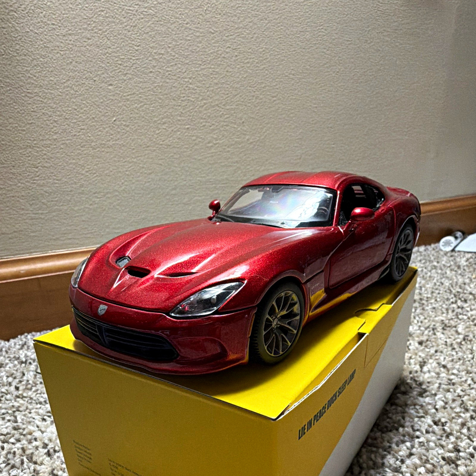 CLEAN G LGB 1:24 SCALE RED CHRYSLER VIPER 2013 DETAILED MAISTO DIECAST MODEL CAR