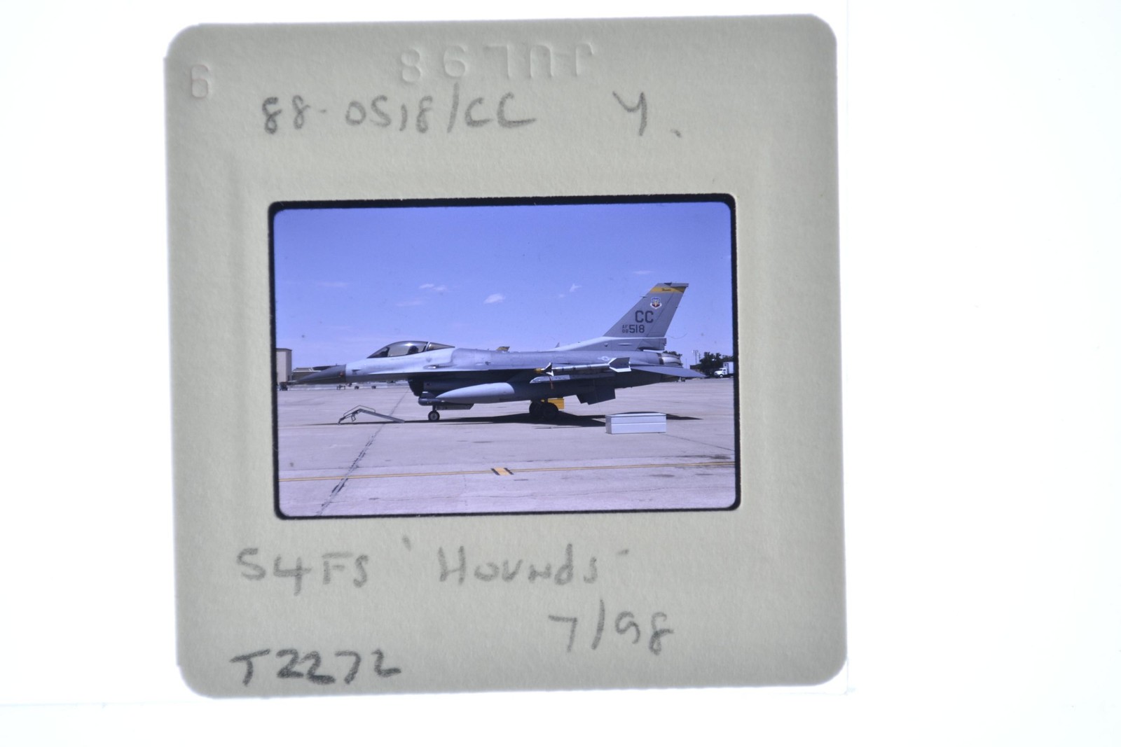 F-16 Fighter Jet CC 88 518 54 FS Hounds Tarmac 1998 Photo 35mm Slide