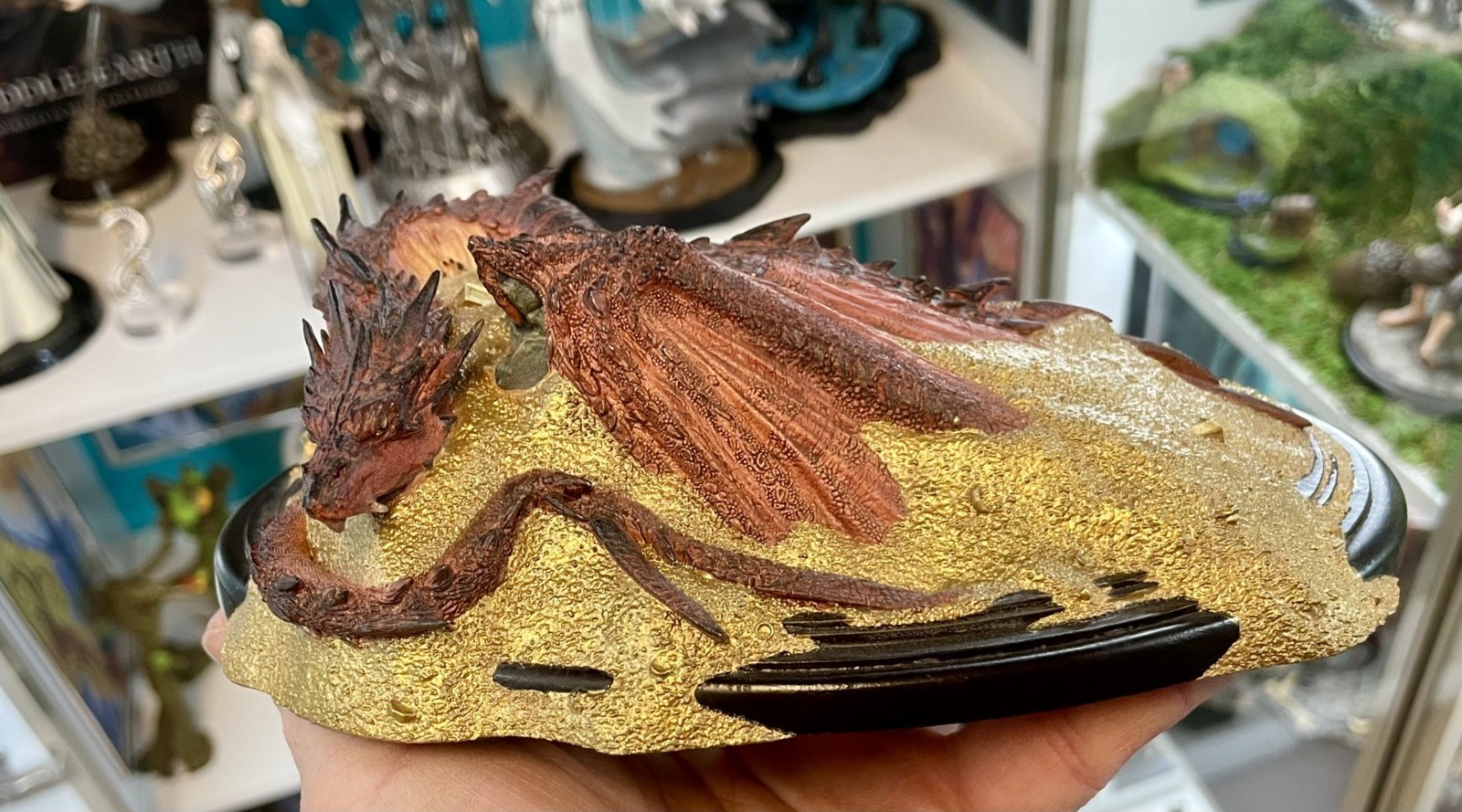 Weta Smaug, King Under the Mountain, The Hobbit Polystone Miniature Statue