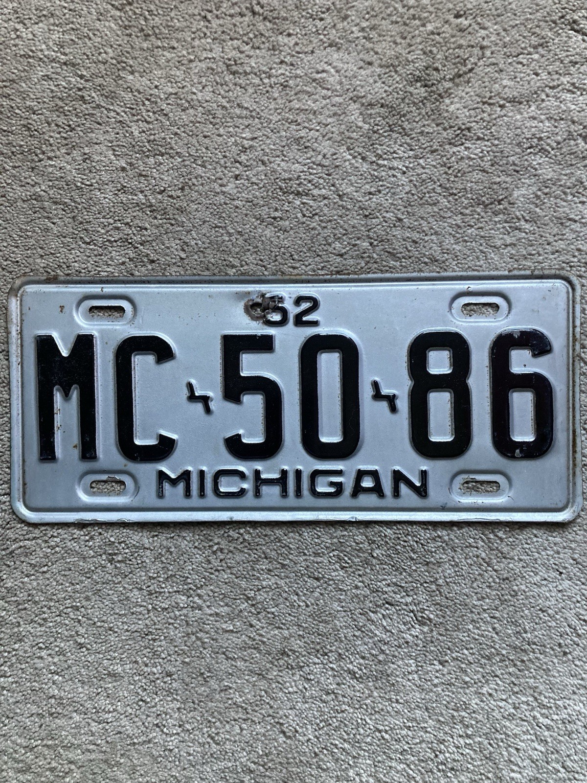 1952 Michigan  License Plate - MC 5086 -  Nice