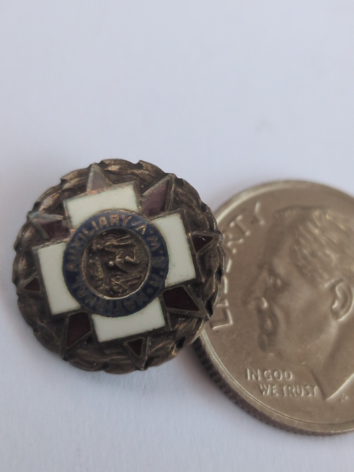 Vintage United Spanish War Veterans National Auxiliary Enamel Lapel Pin USWV