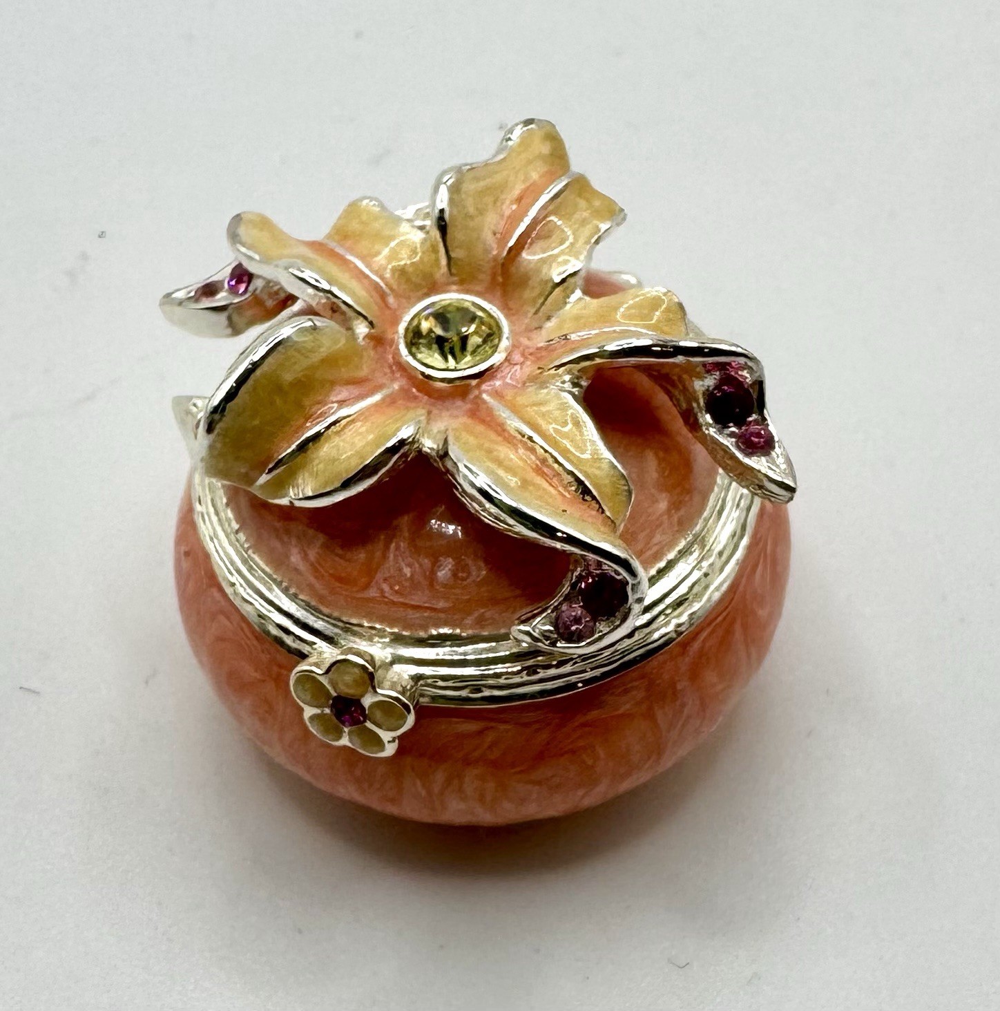 JAY STRONGWATER PINK STARGAZER LILY FLORAL ENAMEL CRYSTAL TRINKET PILL BOX