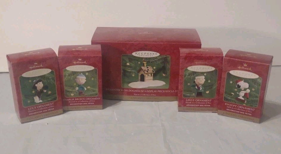 2000 Hallmark Keepsake A Snoopy Christmas Complete Set of 5 Ornaments New