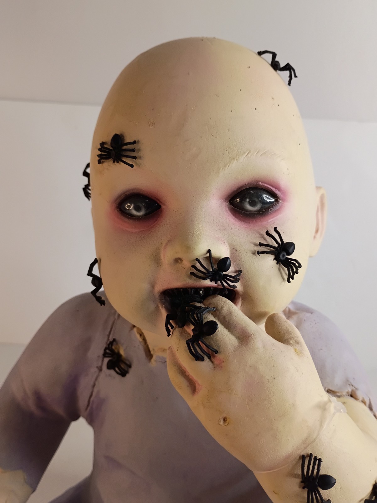 Halloween Props - Spider Biter Billie Zombie Baby Sitting