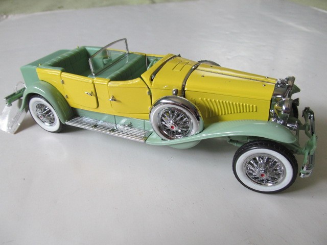 Franklin Mint 1930 Duesenberg J Derham Tourster Die-cast Collectible, 1/24 Scale
