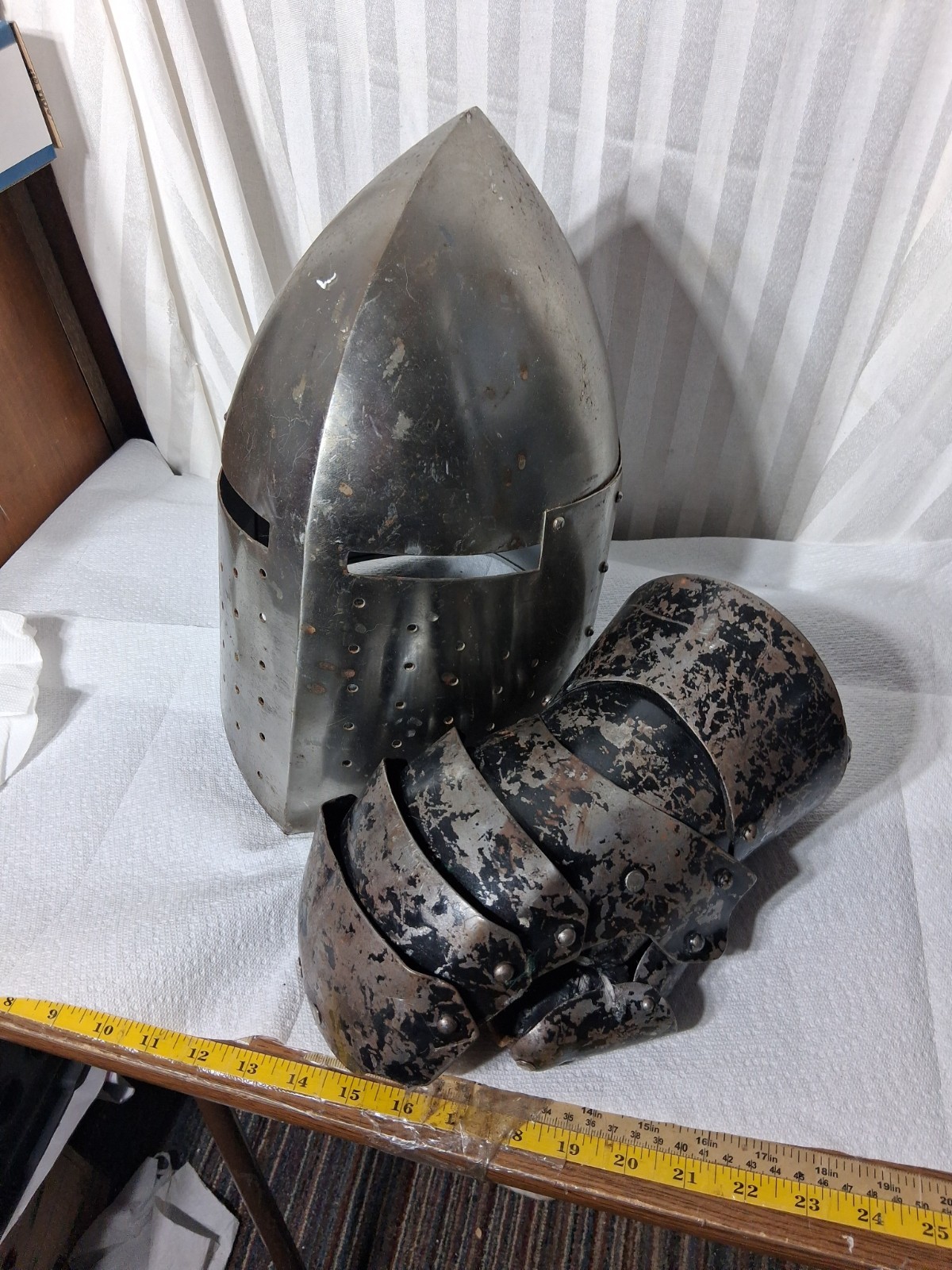 Vintage bascinet barbuta Iron Fist & Helmet Knight Military Reenantment  Armor 