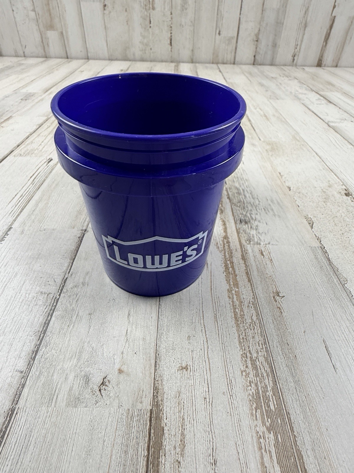 Lowe's Mini Bucket, Mini Paint Pail, 0.5-Quart BPA-Free, 4in Tall