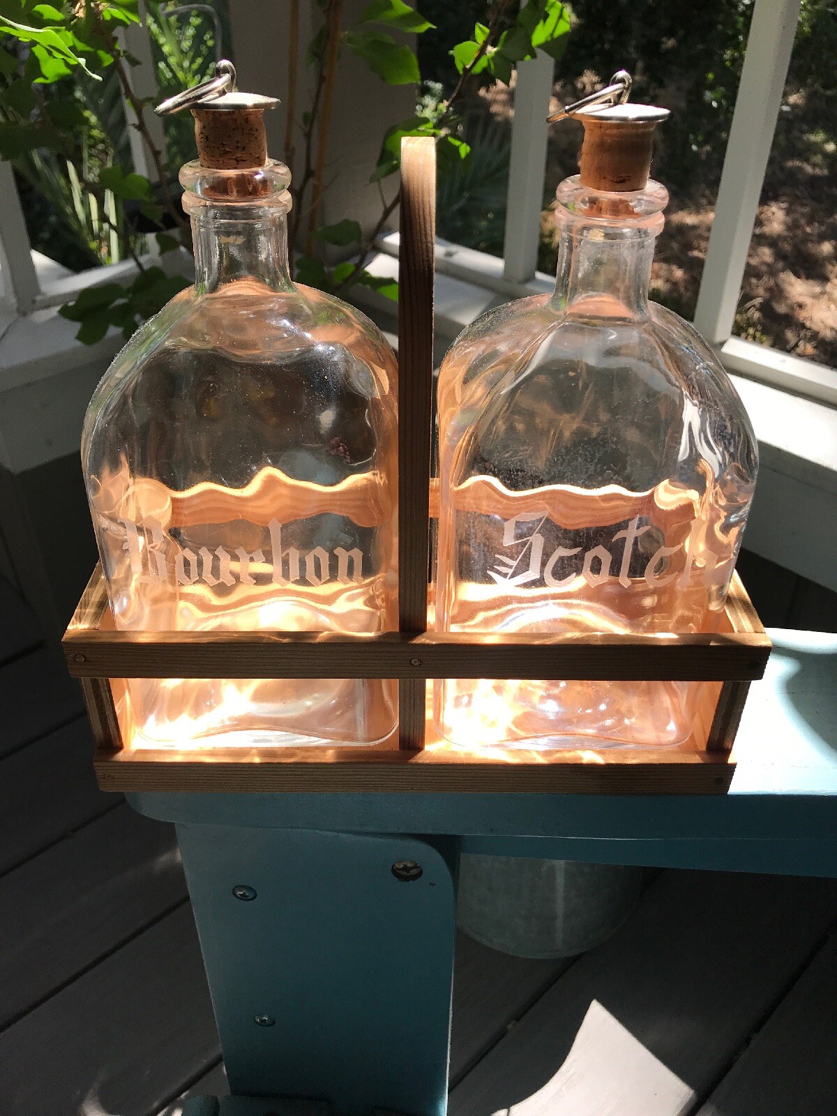 Vintage Gustaf VI Adolf Sveriges Konung U Nickle Plated Cork & Etched Bottle Bar