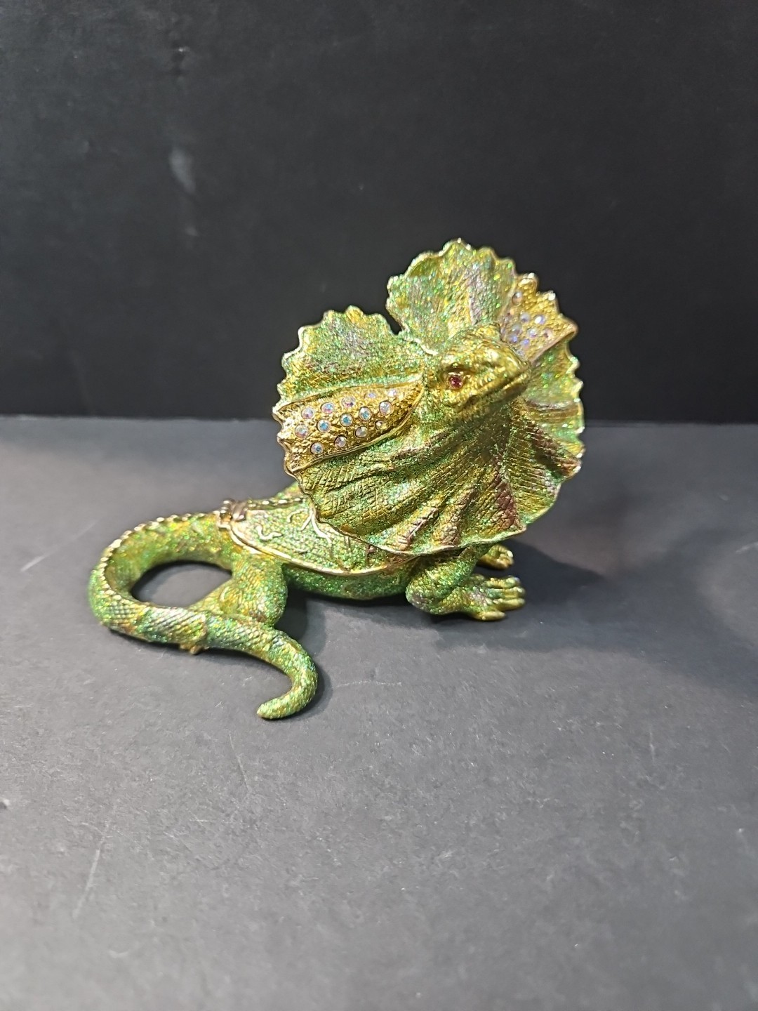 Rucinni Frill Neck Lizard Jeweled Trinket Box w/ SWAROVSKI Crystals Magnetic Lid