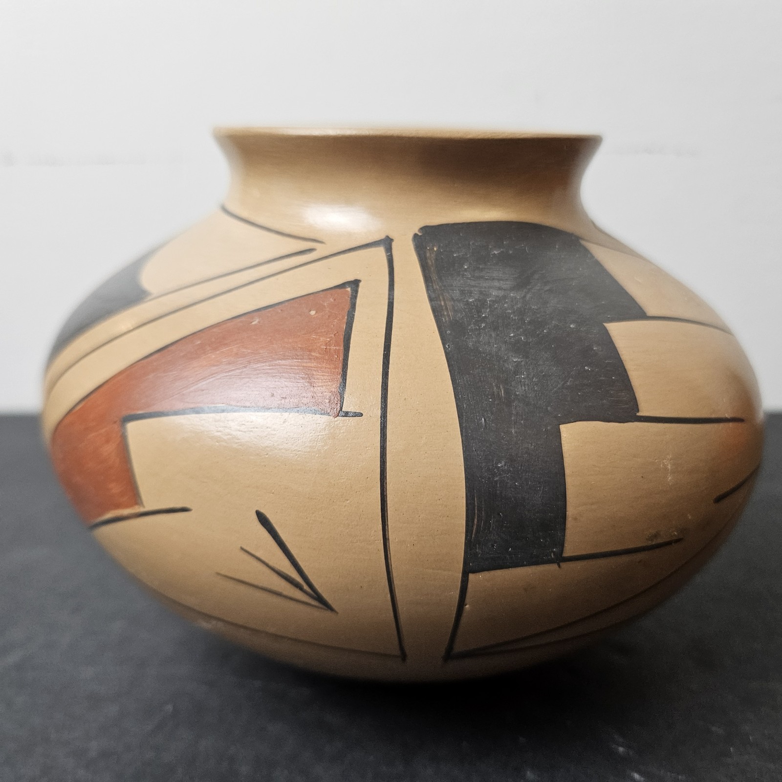 Beautiful Mata Ortiz  Handmade  Handpainted Clay Art Pottery Signed Amelia Mora