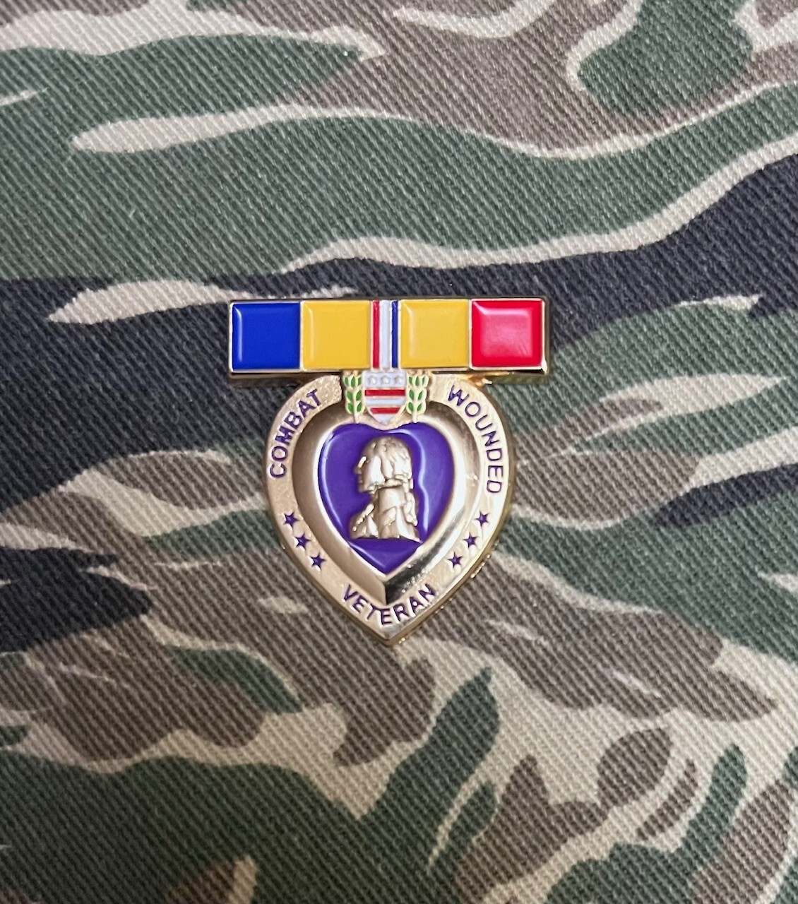 NAVY MARINES USMC PURPLE HEART COMBAT ACTION RIBBON COMBAT WOUNDED PIN