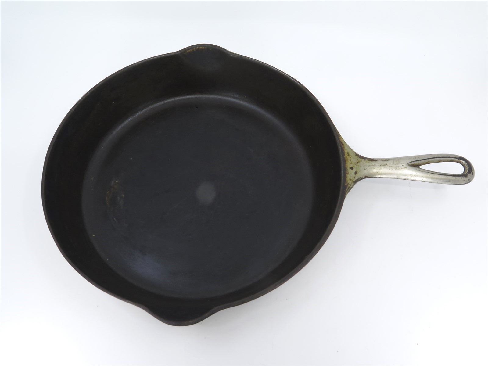 Antique 1906-1916 GRISWOLD Cast Iron 8 Heat Ring Erie 704 Skillet Pan