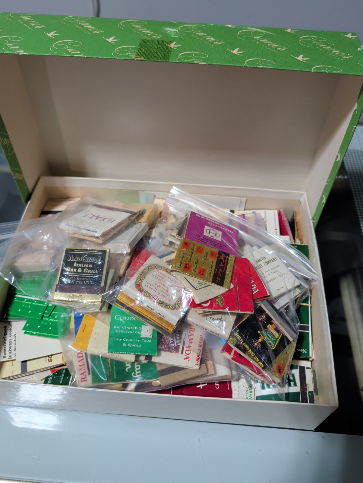 Rare Lot Hundreds Of Vintage Matchbooks Full And Unstruck And Struck Empty Boxes