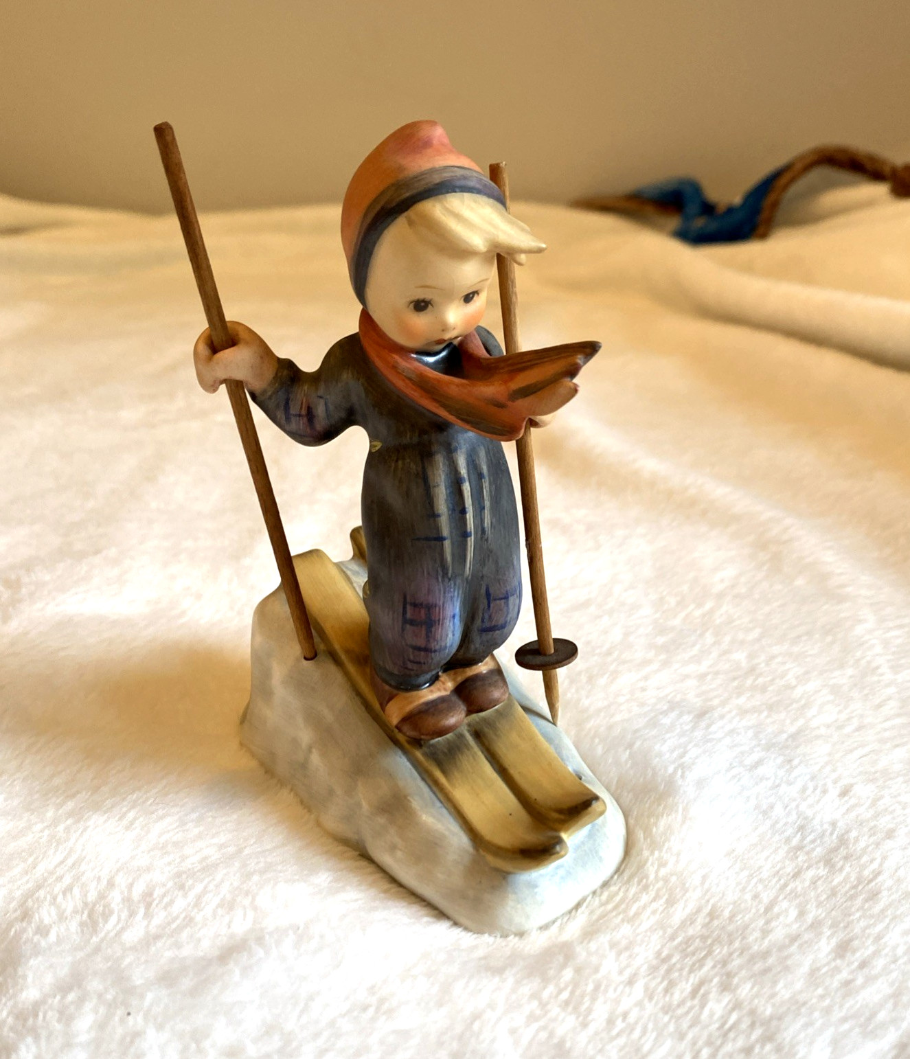 Vintage Figurine Hummel #59 
