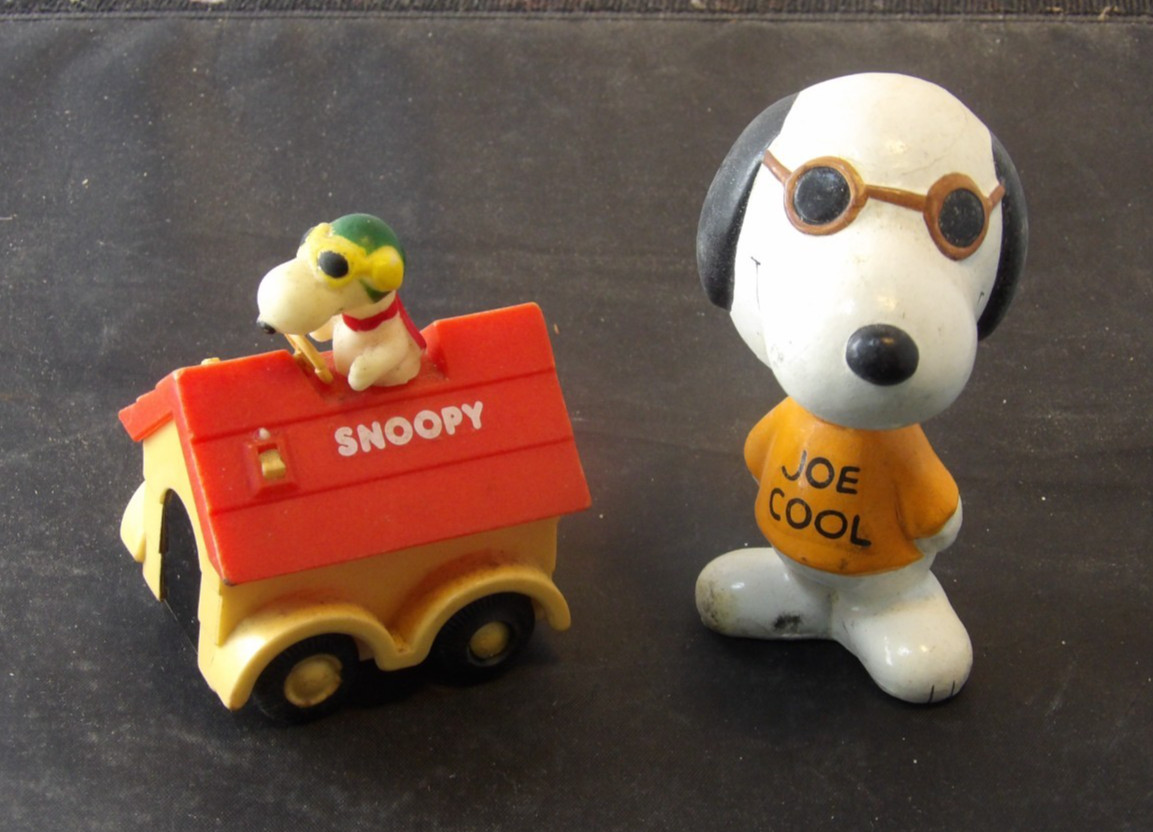 Vintage JOE COOL Snoopy BOBBLEHEAD 1966 United Feature Syndicate 4” Plus Bonus
