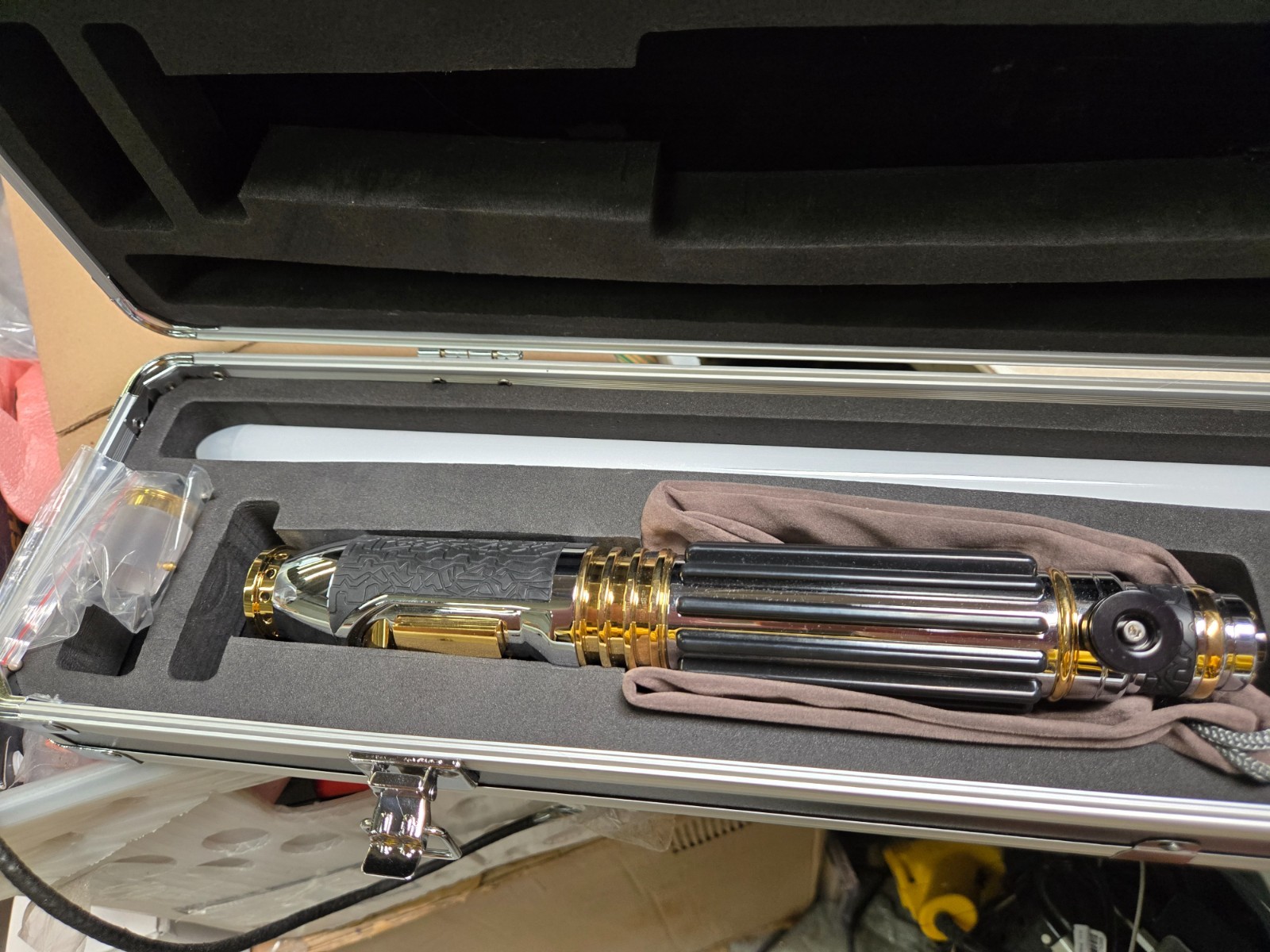Jedi Mace Windu Lightsaber with CC Sabers case & display stand - 89 Sabers
