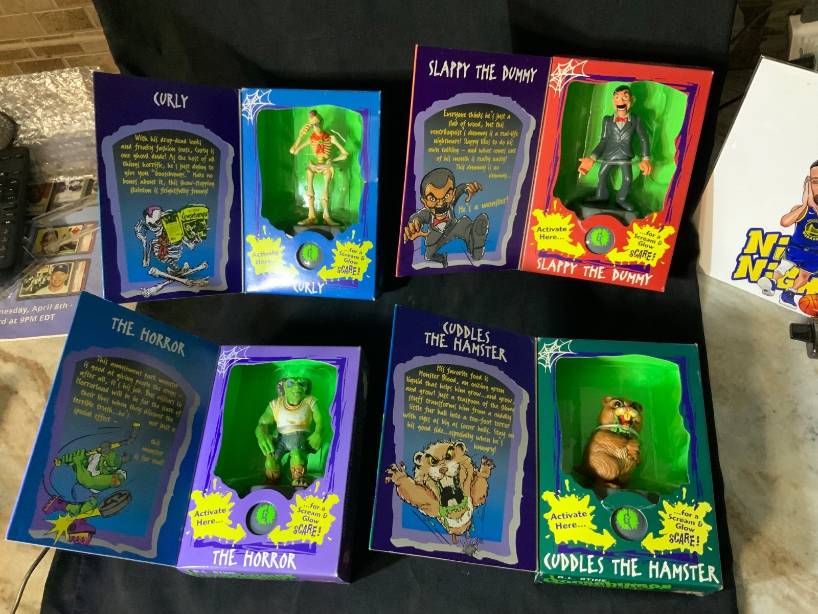 GOOSEBUMPS COLLECTIBLES FIGURES - RARE 1996 R.L STINE -ANIMATED SCREAM (4 BOOKS)
