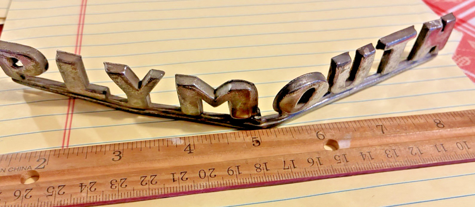 VINTAGE 1940s PLYMOUTH EMBLEM SCRIPT - FRONT HOOD NOSE EMBLEM  1946 1947 1948
