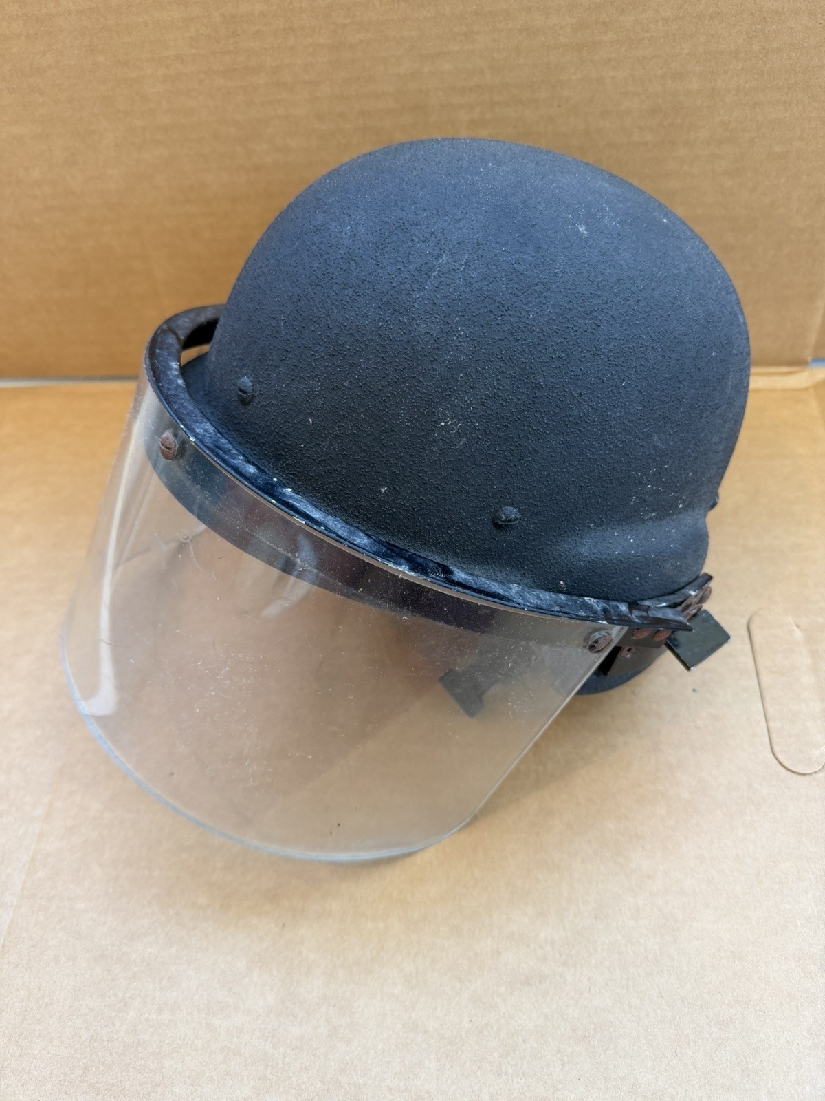 Riot Helmet w/ Clear Face Shield Visor & Suspension Liner - Militaria