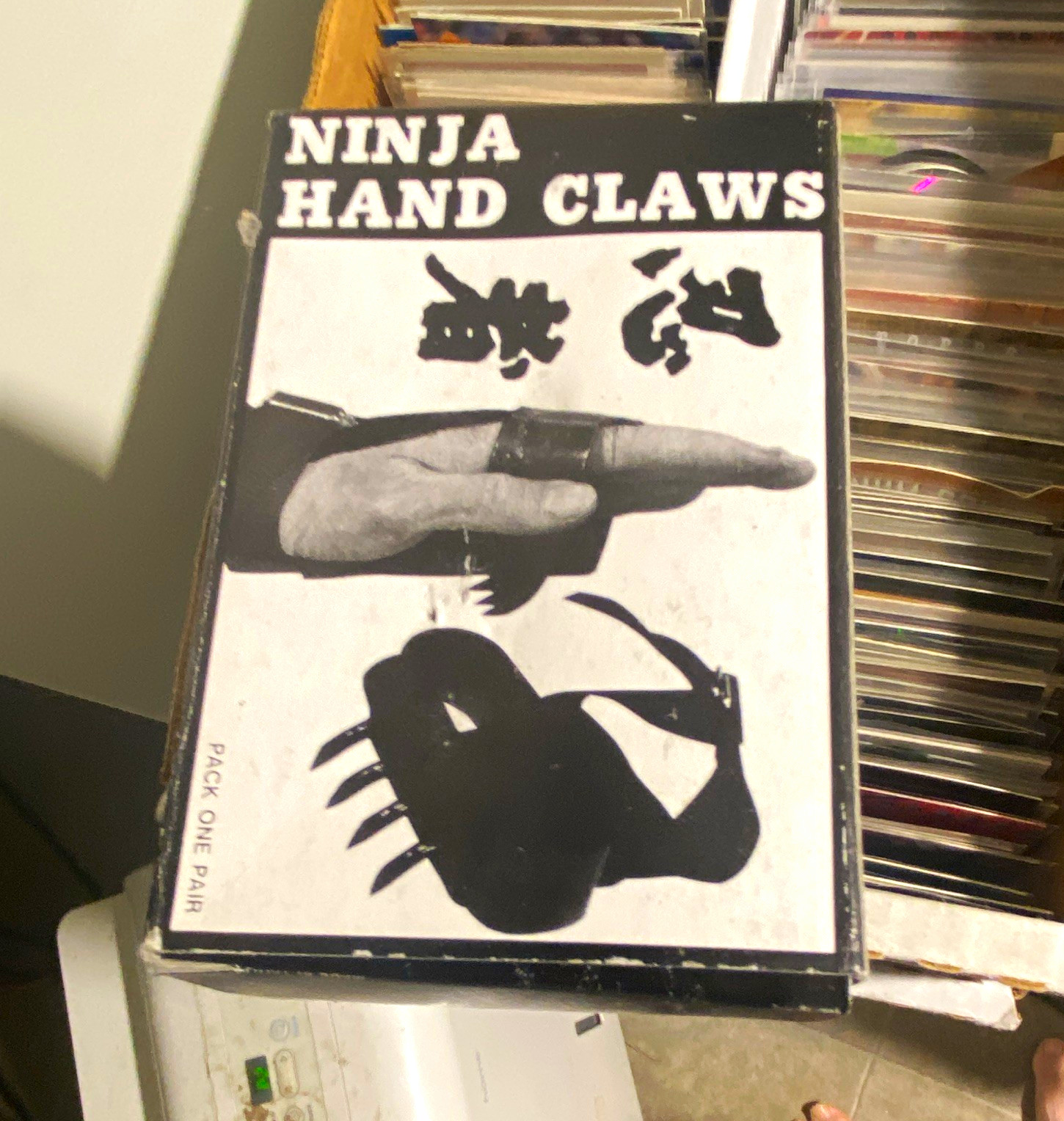Ninja Hand Claws Black Metal Vintage