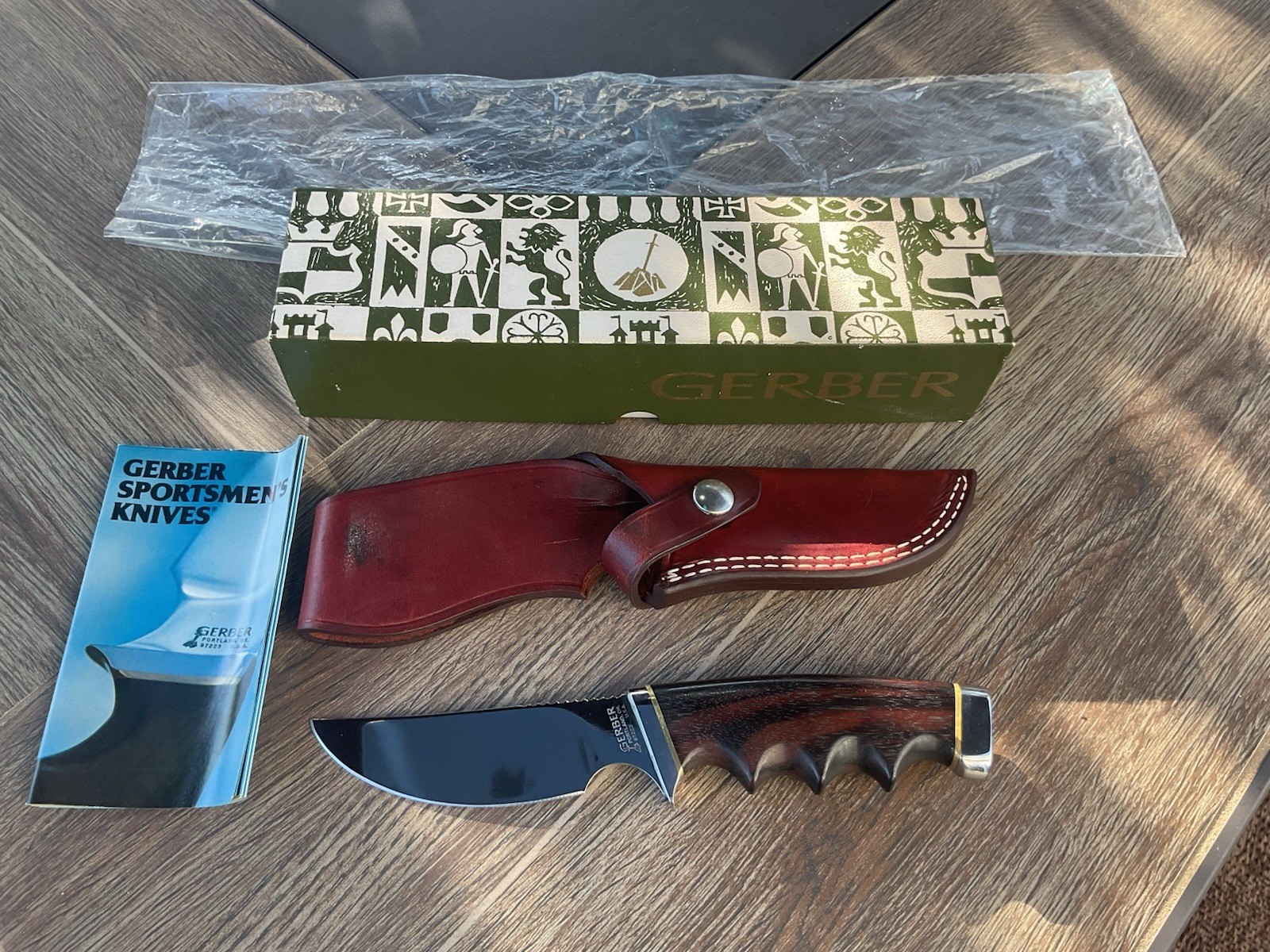Vintage Gerber #425 Fixed Blade Knife ( Mint In Box )