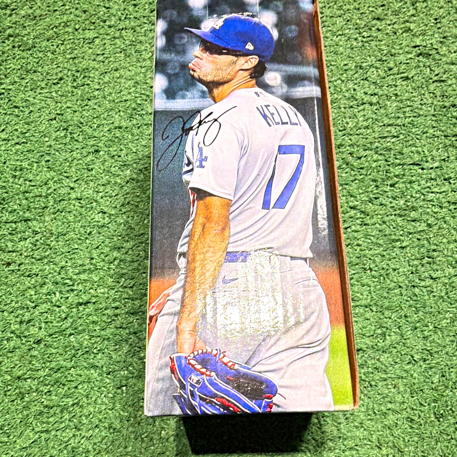 NIB Los Angeles Dodgers Autographed Kelly #17 Bobblehead MLB
