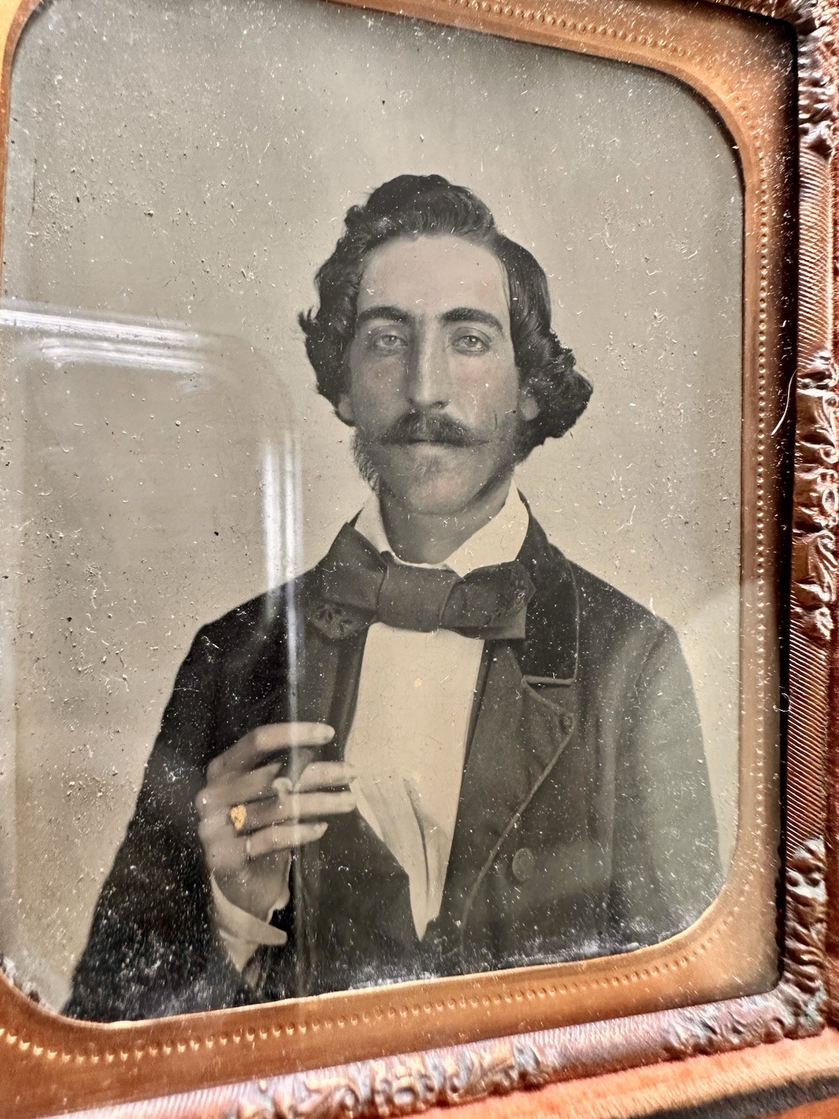 AMBROTYPE HANDSOME CIGAR SMOKING SOUTHERN MAN LOUISIANA 1850s