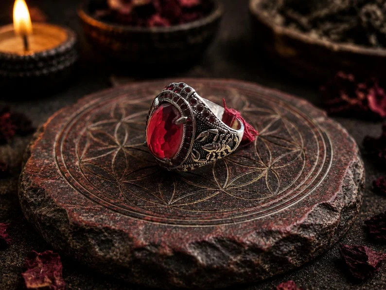Queen Succubus Ring: Rare Demonic Entity Vessel+gift