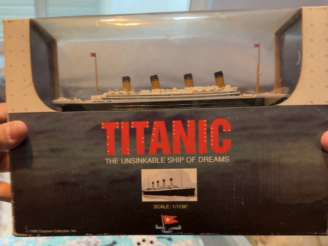 NEW 1998 Titanic Die Cast Model Ship 1:1136 Scale Claytown Collection NOS in Box