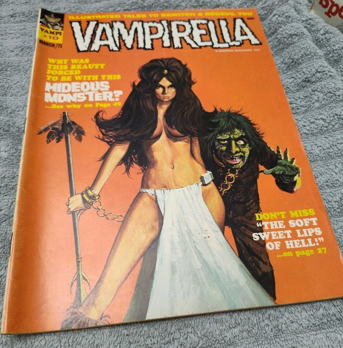 Vampirella #10 Very Nice Bronze Age Vintage Warren Magazine Comic 1971