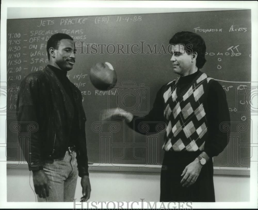1988 Press Photo Indianapolis Colt Football Player Eric Dickerson, Michael Young