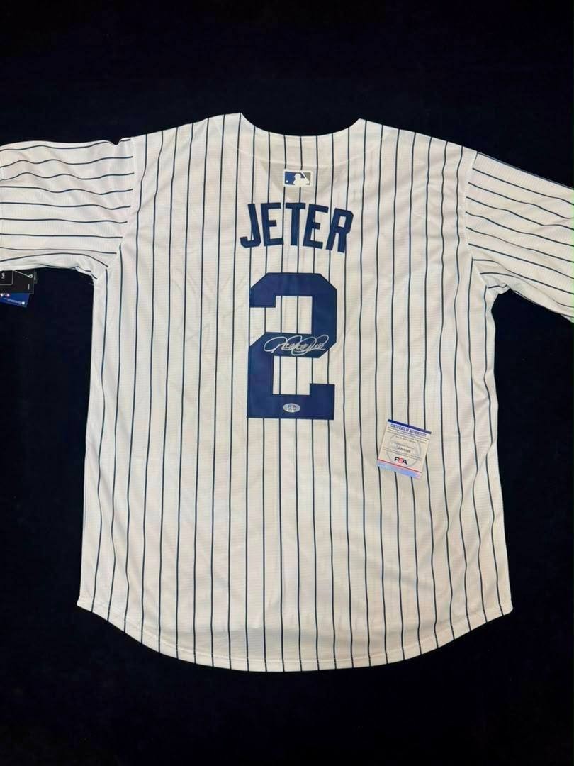 Derek Jeter Signed New York Yankees Jersey Autographed Jersey PSA Authenticated
