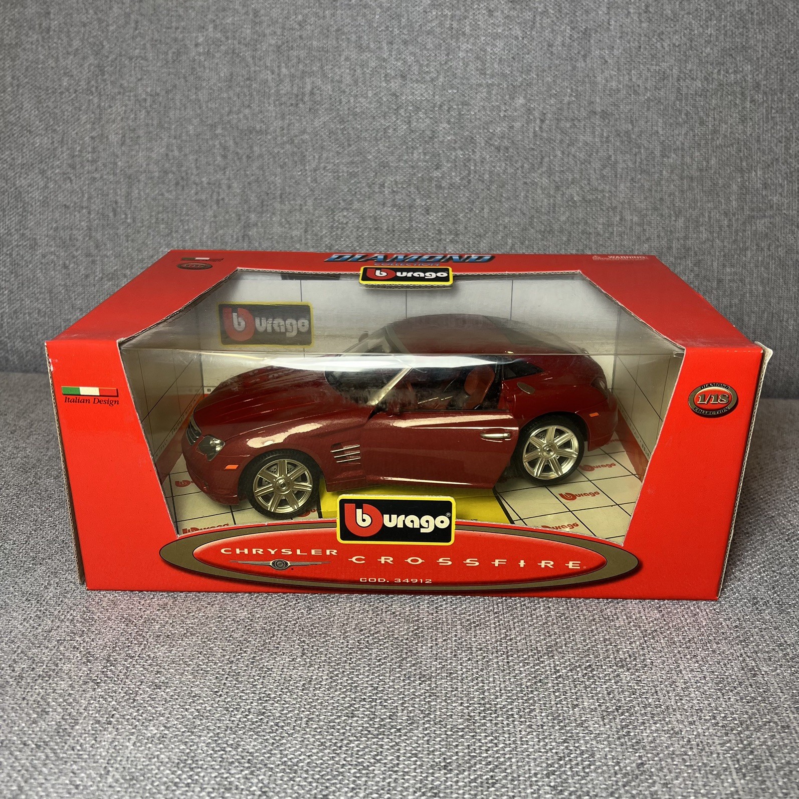 BURAGO 1:18 DIAMOND COLLECTION CHRYSLER CROSSFIRE RED