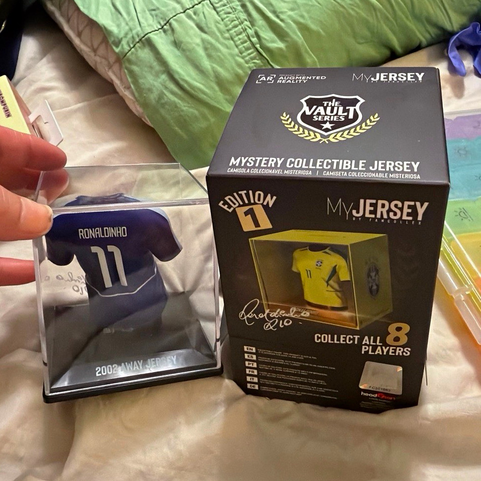 MyJersey The Vault Series Ronaldinho 2002 Away Jersey Mini Figure AR