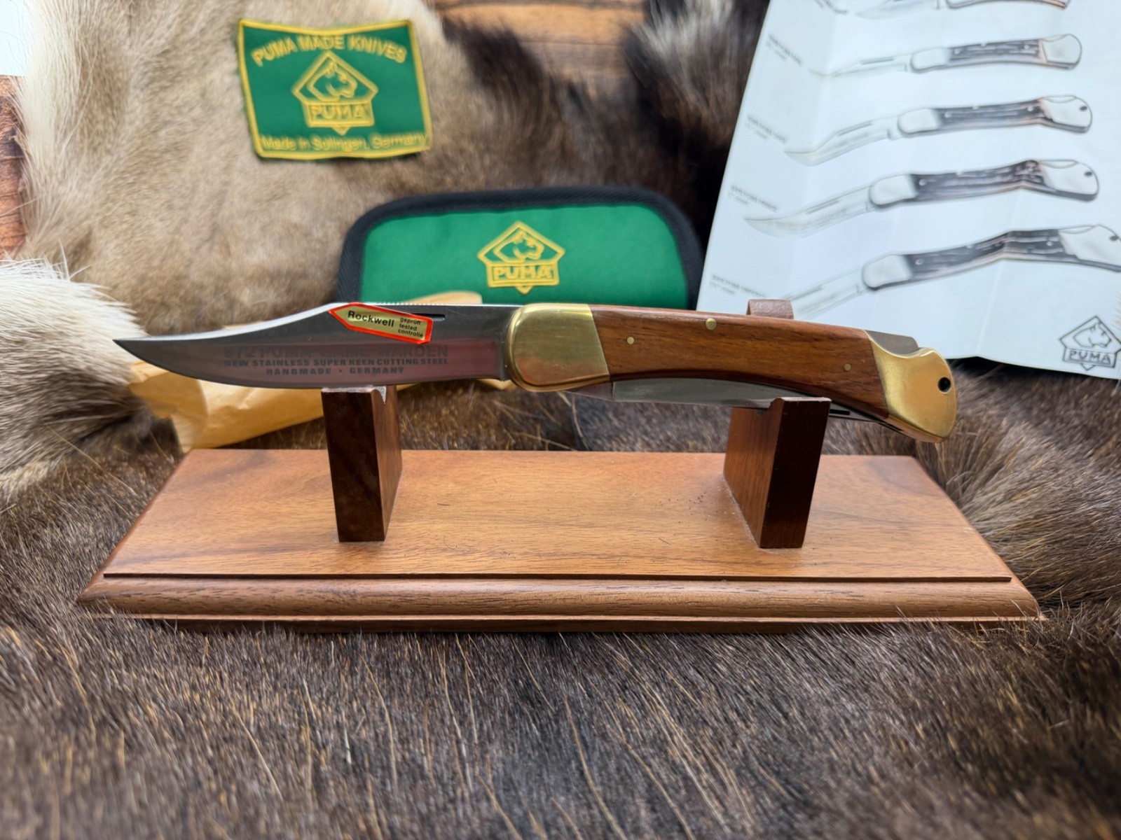 1971 Vintage 972 Puma Game Warden Knife & Jacaranda Handles Puma Green Pouch A1