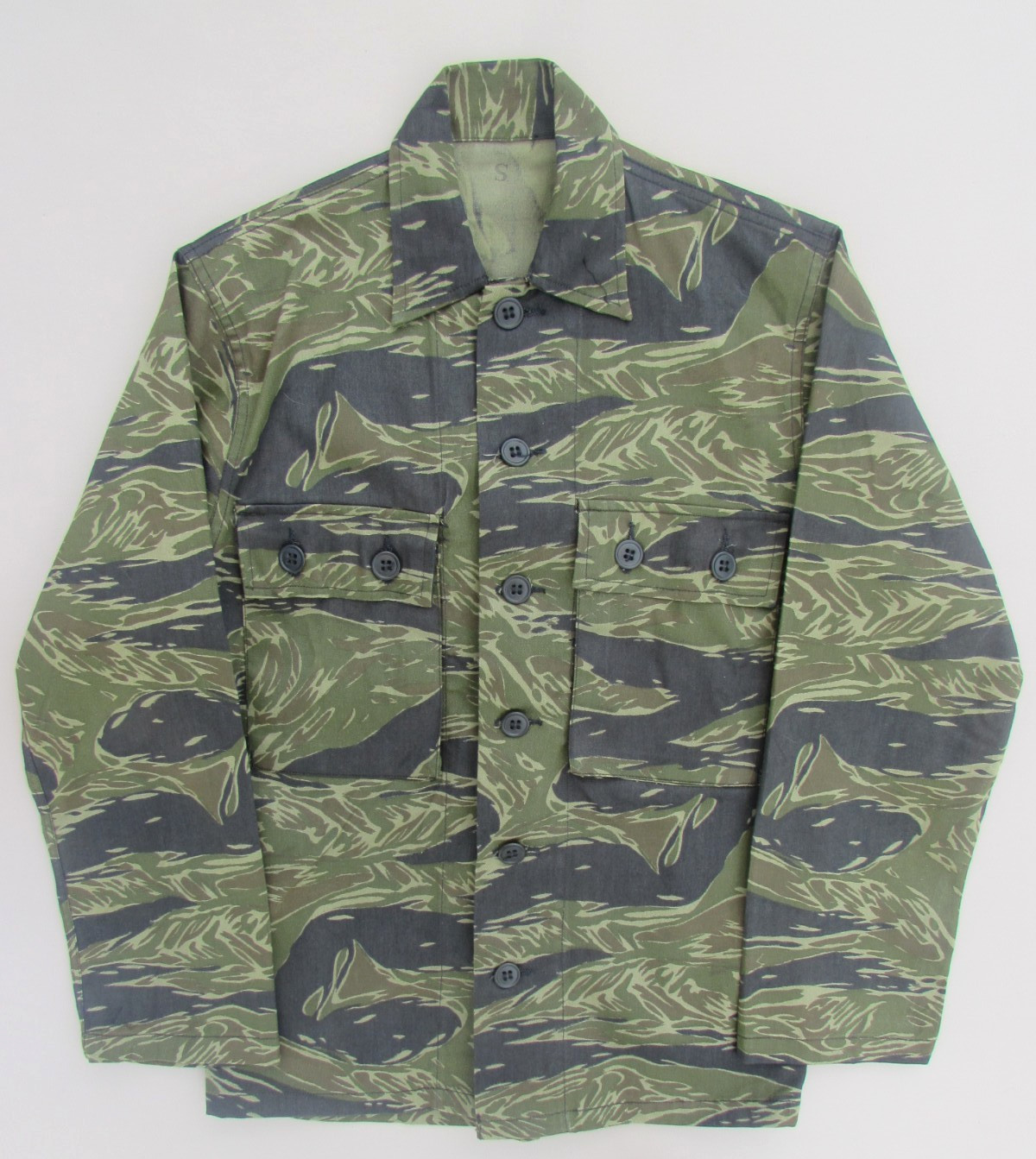 ORIGINAL WARTIME SOUTH VIETNAM BLACK BUTTON TIGER STRIPE CAMOUFLAGE SHIRT CAMO