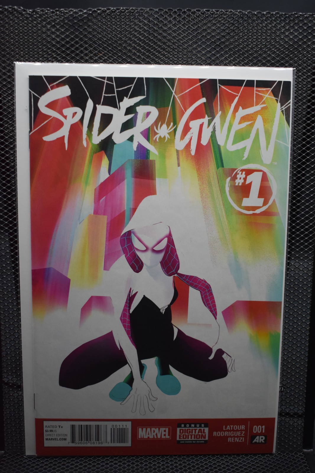 Spider-Gwen #1 1st Print Cover A Marvel 2015 Latour & Rodriguez Spider-Verse 9.6