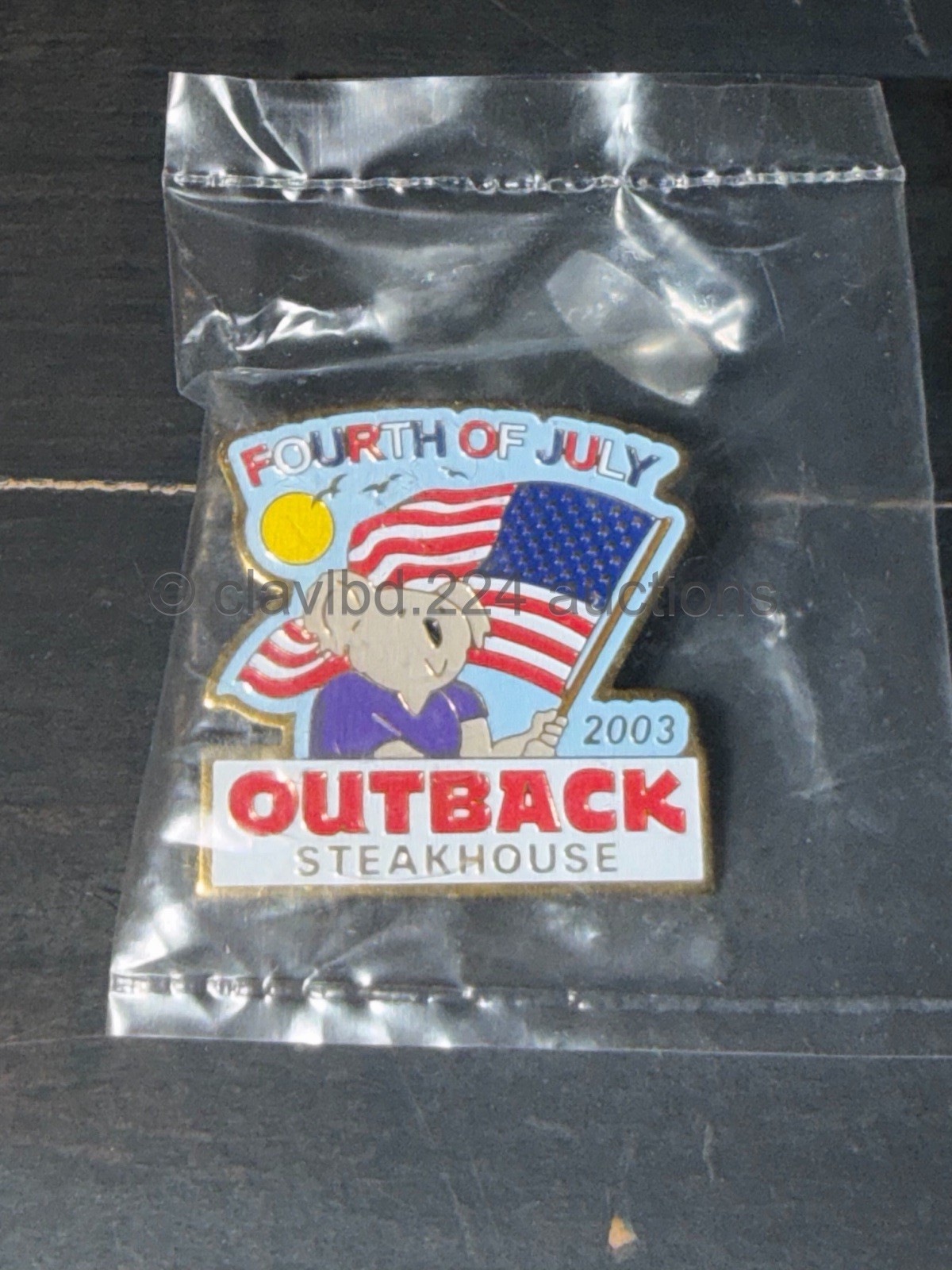 OUTBACK STEAKHOUSE - Fourth 4th of July 2003 - Koala Flag Enamel Pin New SEALED