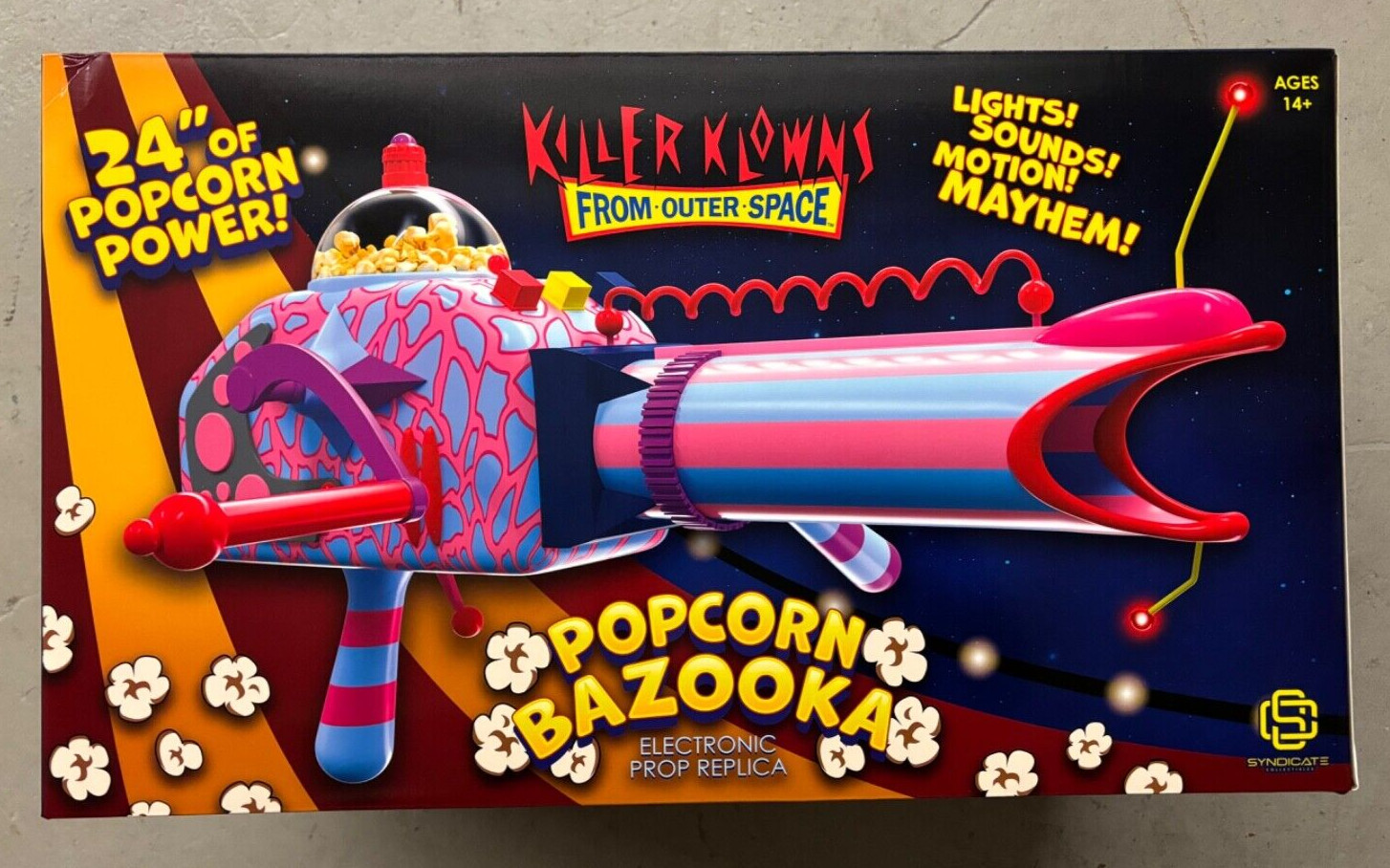 Killer Klowns From Outer Space 24\
