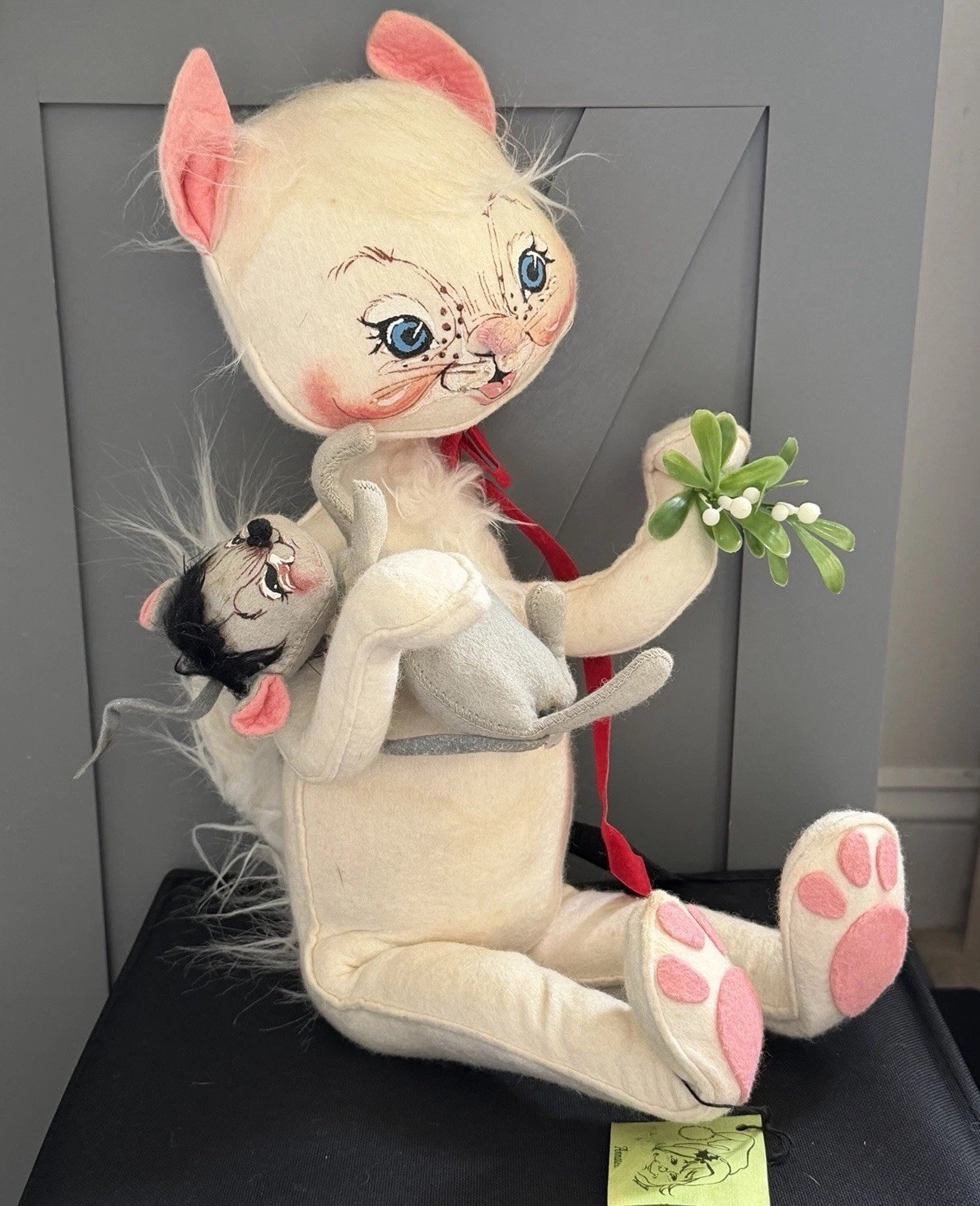 Vintage 1981 Annalee Christmas Cat & Mouse w/ Mistletoe ~ Poseable ~ Hang Tag