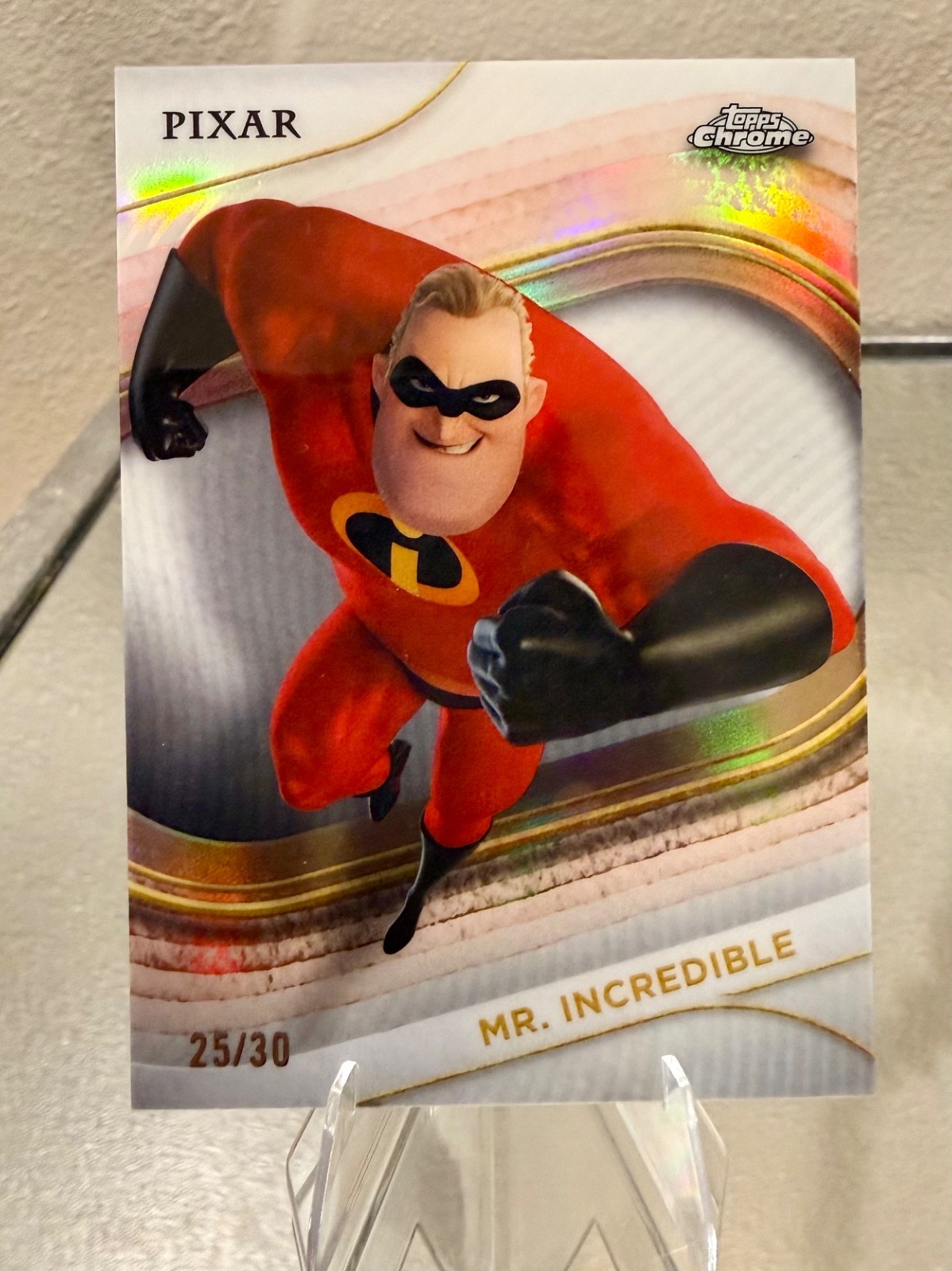 2025 Topps Chrome Disney Mr Incredible 25/30 White Refractor