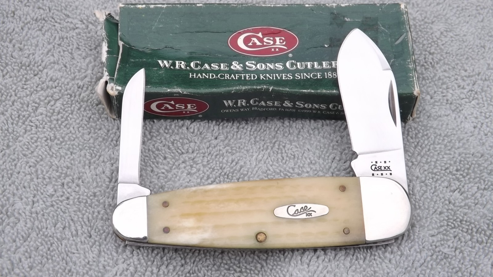 2000 Case XX USA 10 Dot Jigged NATURAL Bone 2 Blade Sleeve Board Knife 6270  BOX