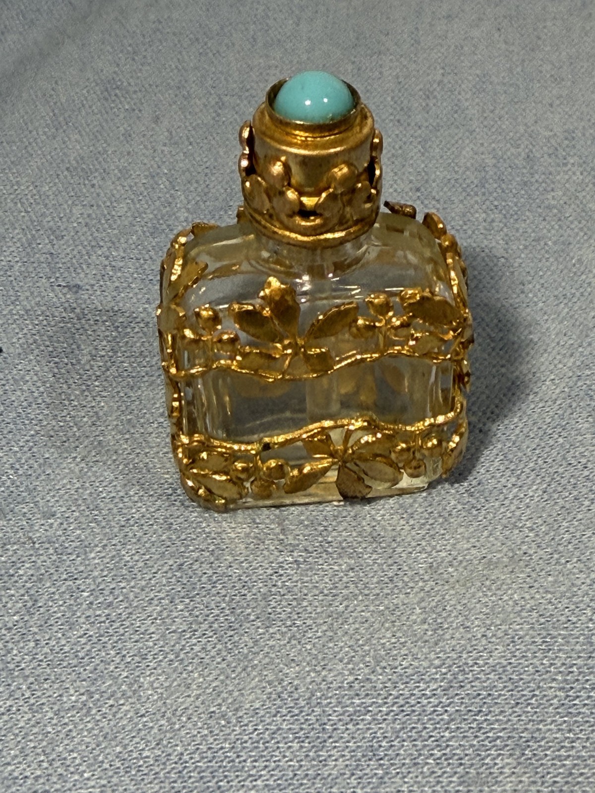 VINTAGE MINIATURE GOLD FILIGREE LEAVES & BERRIES PERFUME BOTTLE SET W/ TURQUOISE