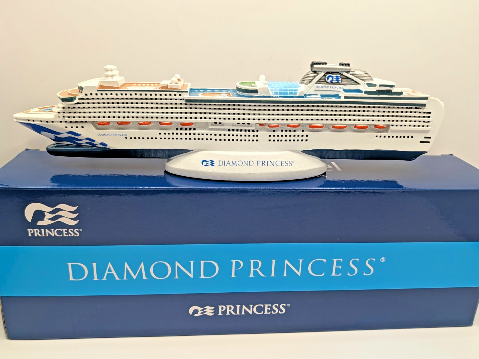 Diamond Princess 12” Cruise Ship Model Princess Cruises New Sealed