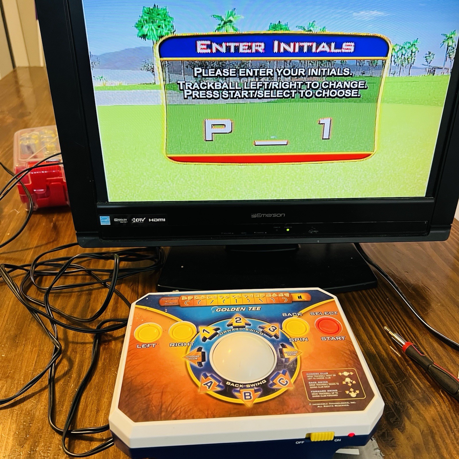 Golden Tee Golf Plug & Play Home TV Game Edition 2011 Jakks Pacific -Works Great
