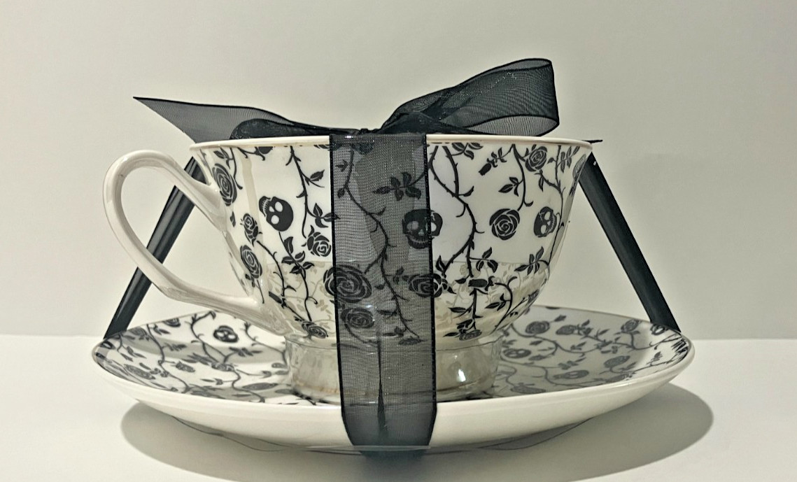 Halloween Park Chateau Skulls, Vines, and Roses Tea Cup And Saucer Set- New