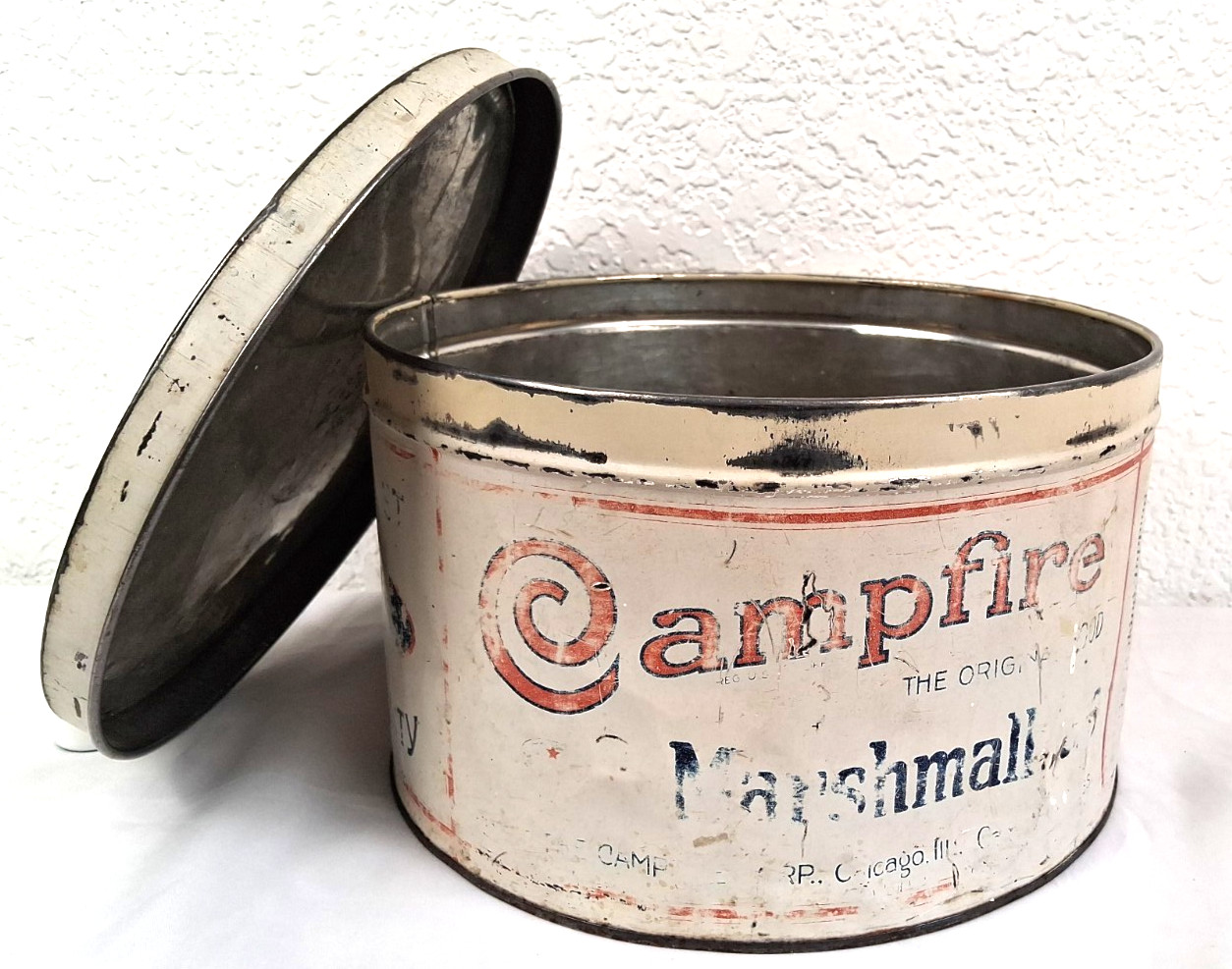 Large 1920-30s Antique Campfire Marshmallows 5 LB Tin. Milwaukee WI Vintage Worn