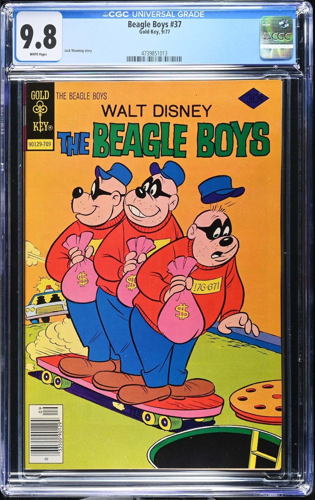 WALT DISNEY THE BEAGLE BOYS #37 9/77 Gold Key CGC 9.8 - JACK MANNING STORY