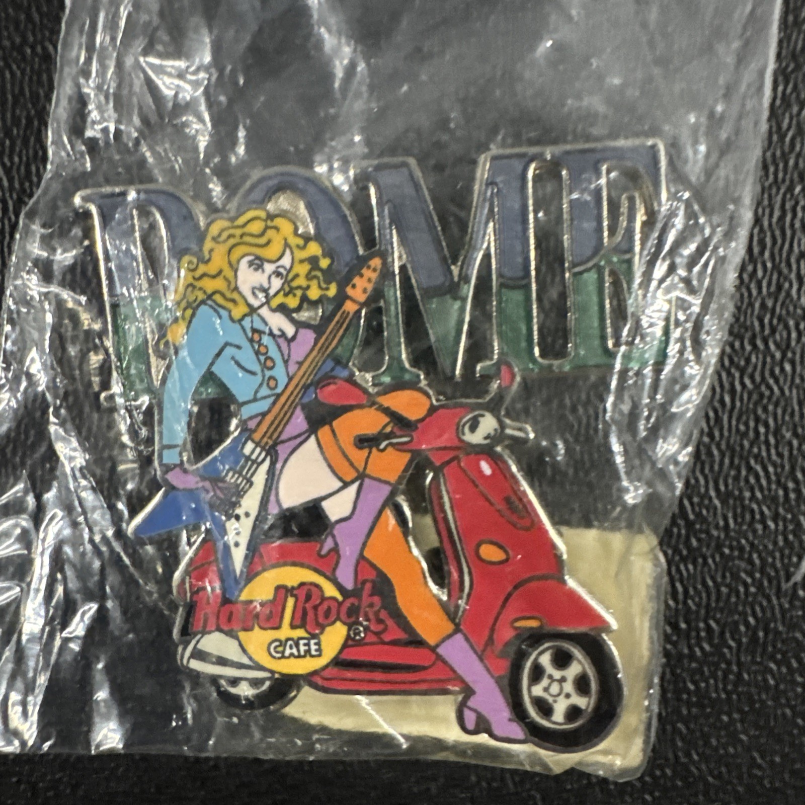 Hard Rock Cafe pin Rome City Tee pin series 2005 Girl on scooter